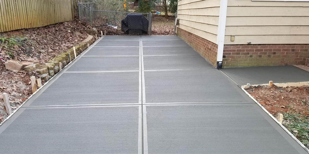 concrete-driveway-waiting-to-cure